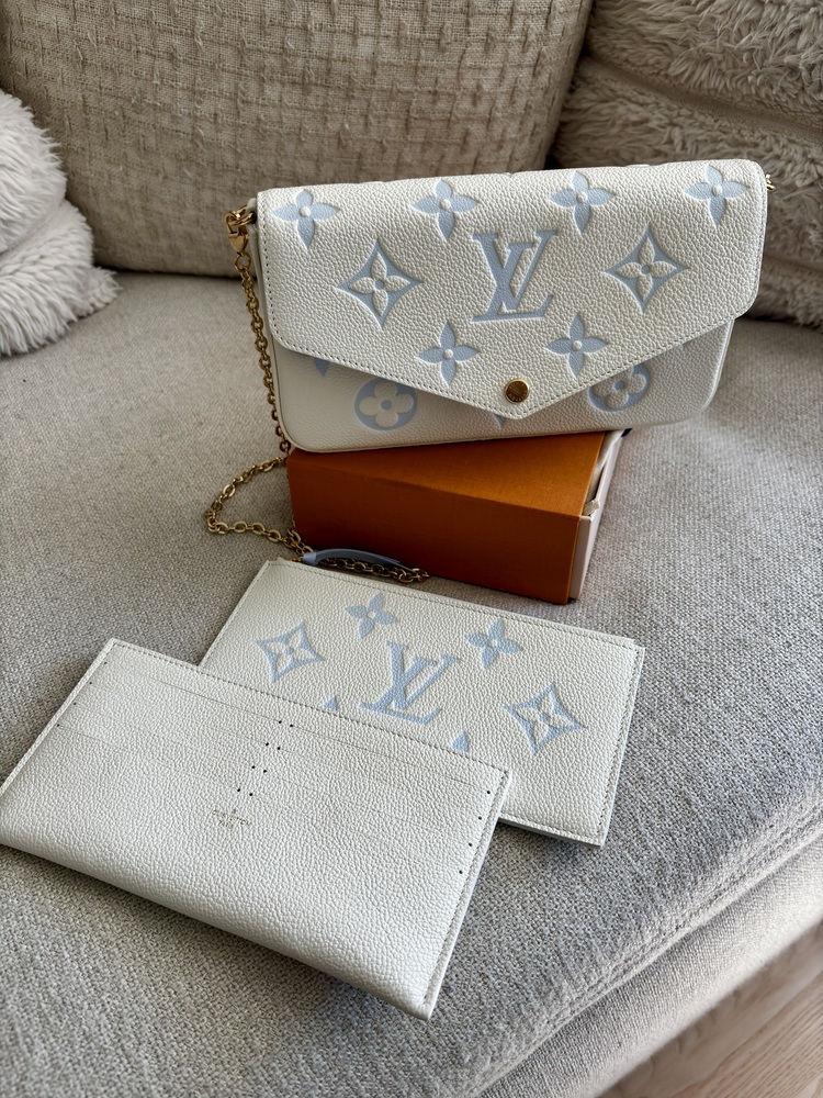 RELISTED COPY- FÉLICIE POCHETTE- LOUIS VUITTON-